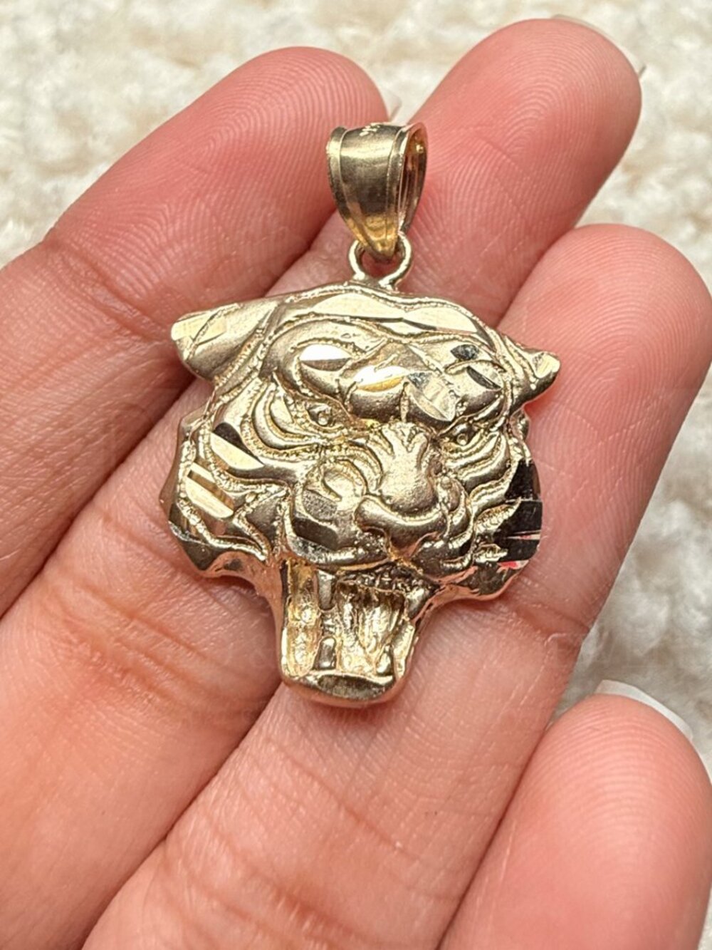 14K Yellow Gold Tiger Pendant